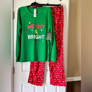 Night Life ‘Xmas Lights’
2-Piece Men Pajama Set ~ Size Large